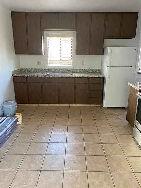 1135 5th St - Photo 2 of 8