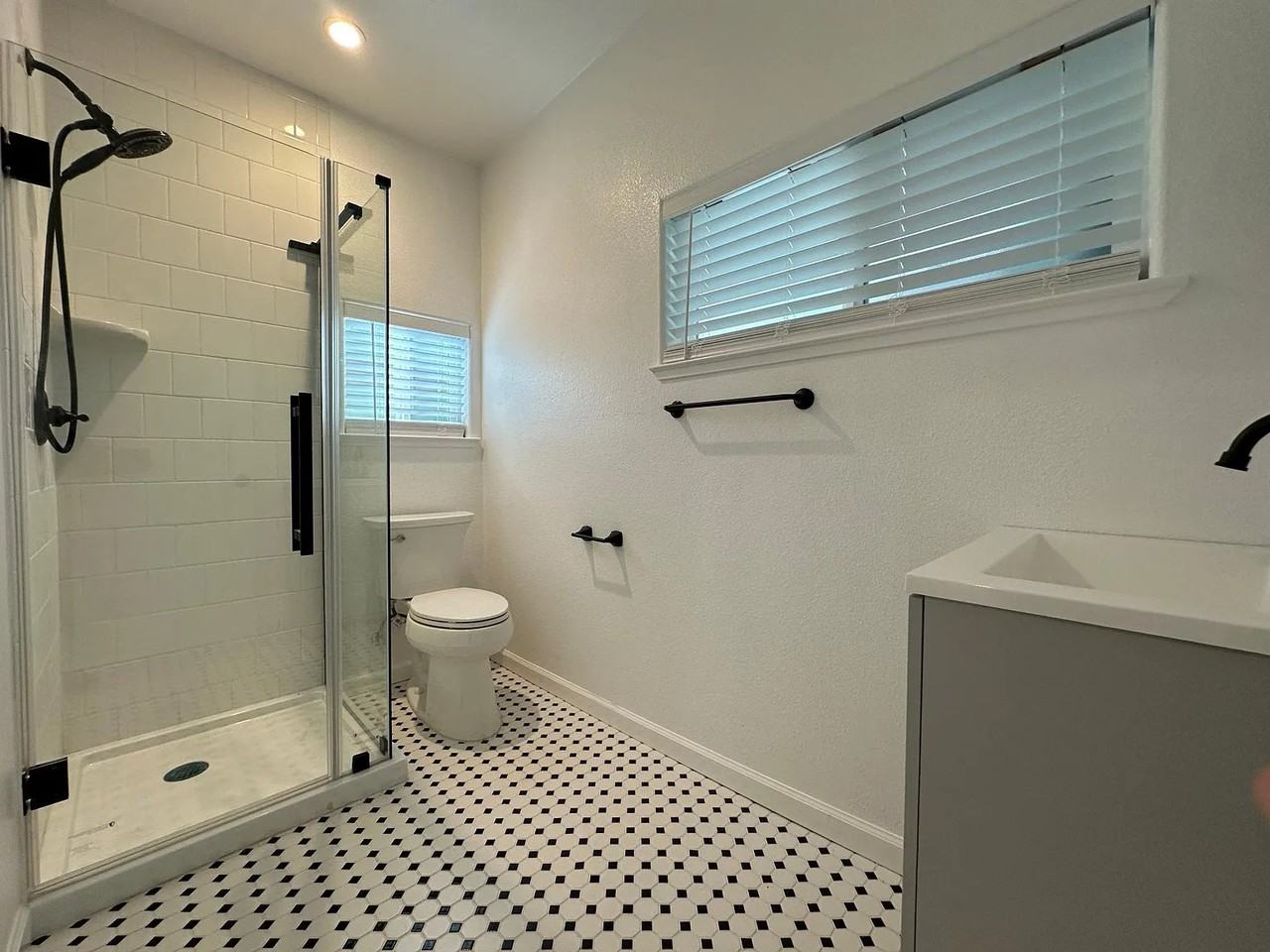 122 Los Gatos Blvd #2 - Photo 4 of 12