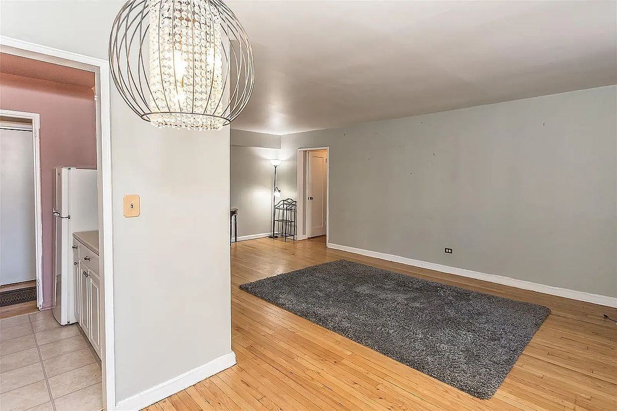 6711 Yellowstone Blvd #2A - Photo 5 of 8