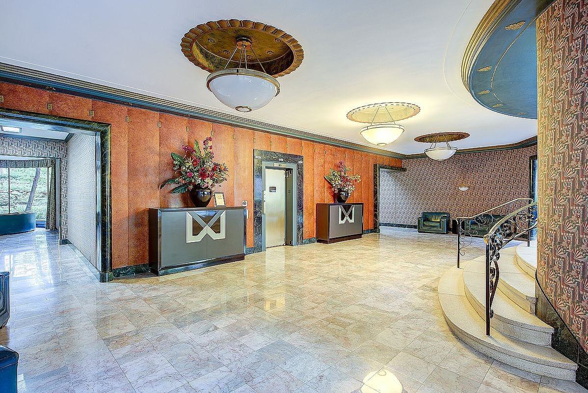 6910 Yellowstone Blvd - Photo 2 of 20