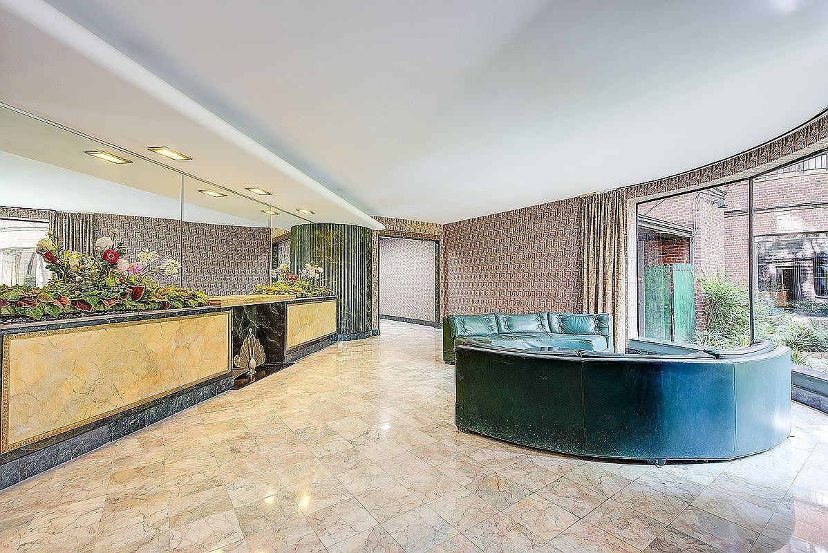 6910 Yellowstone Blvd - Photo 3 of 20