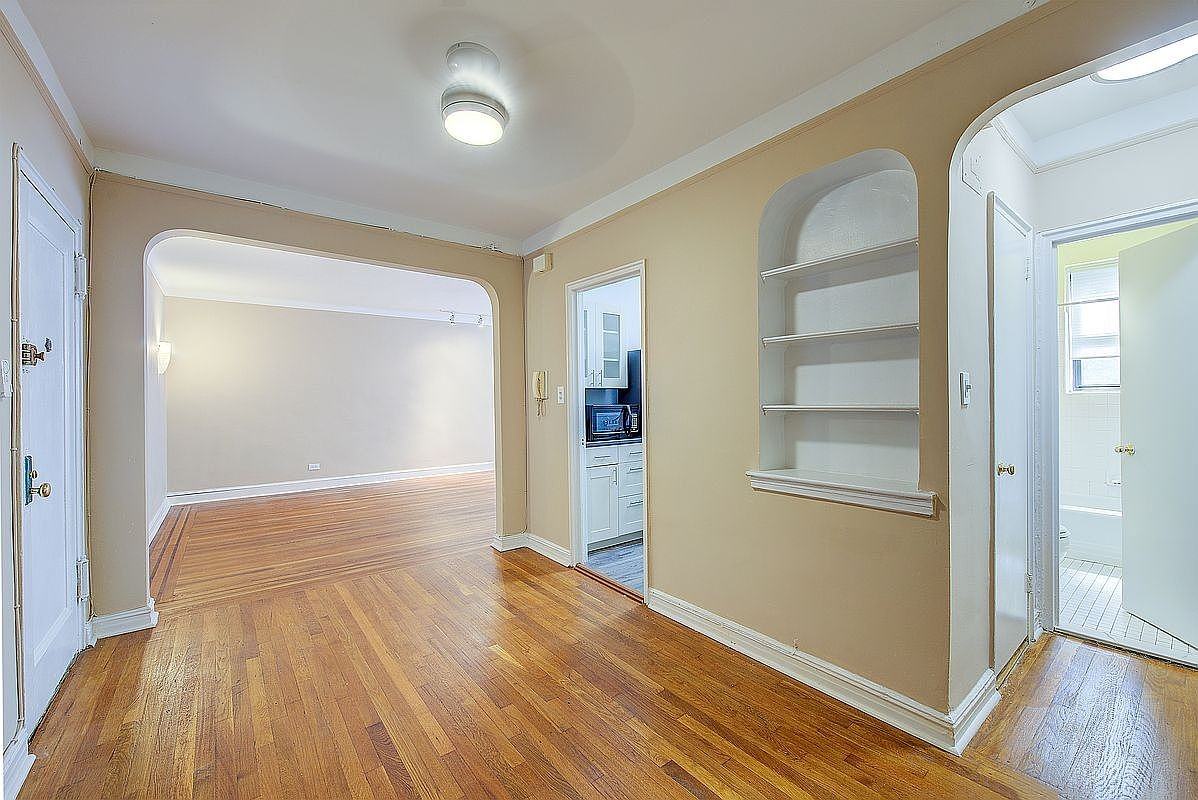 6910 Yellowstone Blvd - Photo 7 of 20