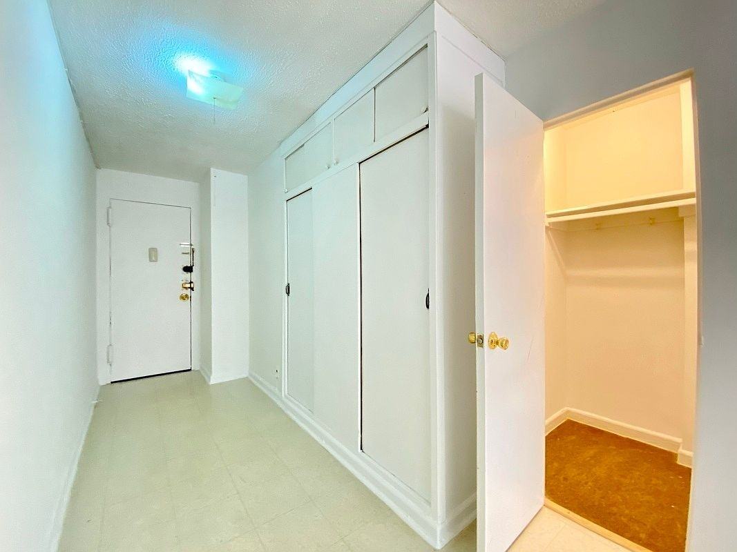 8615 Dongan Ave #2D - Photo 4 of 7