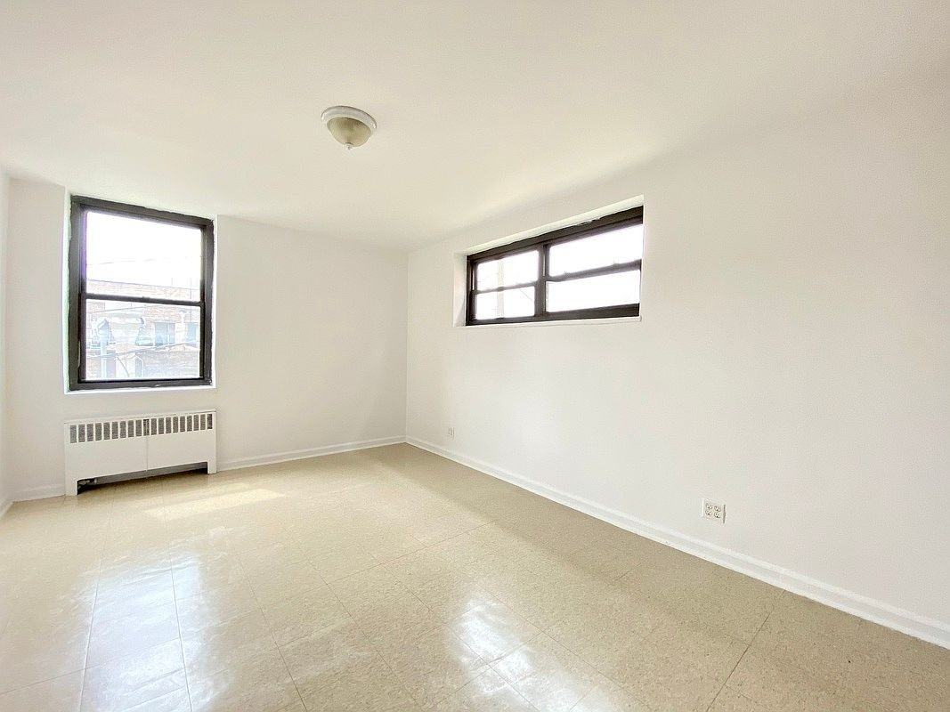 8615 Dongan Ave #2D - Photo 6 of 7