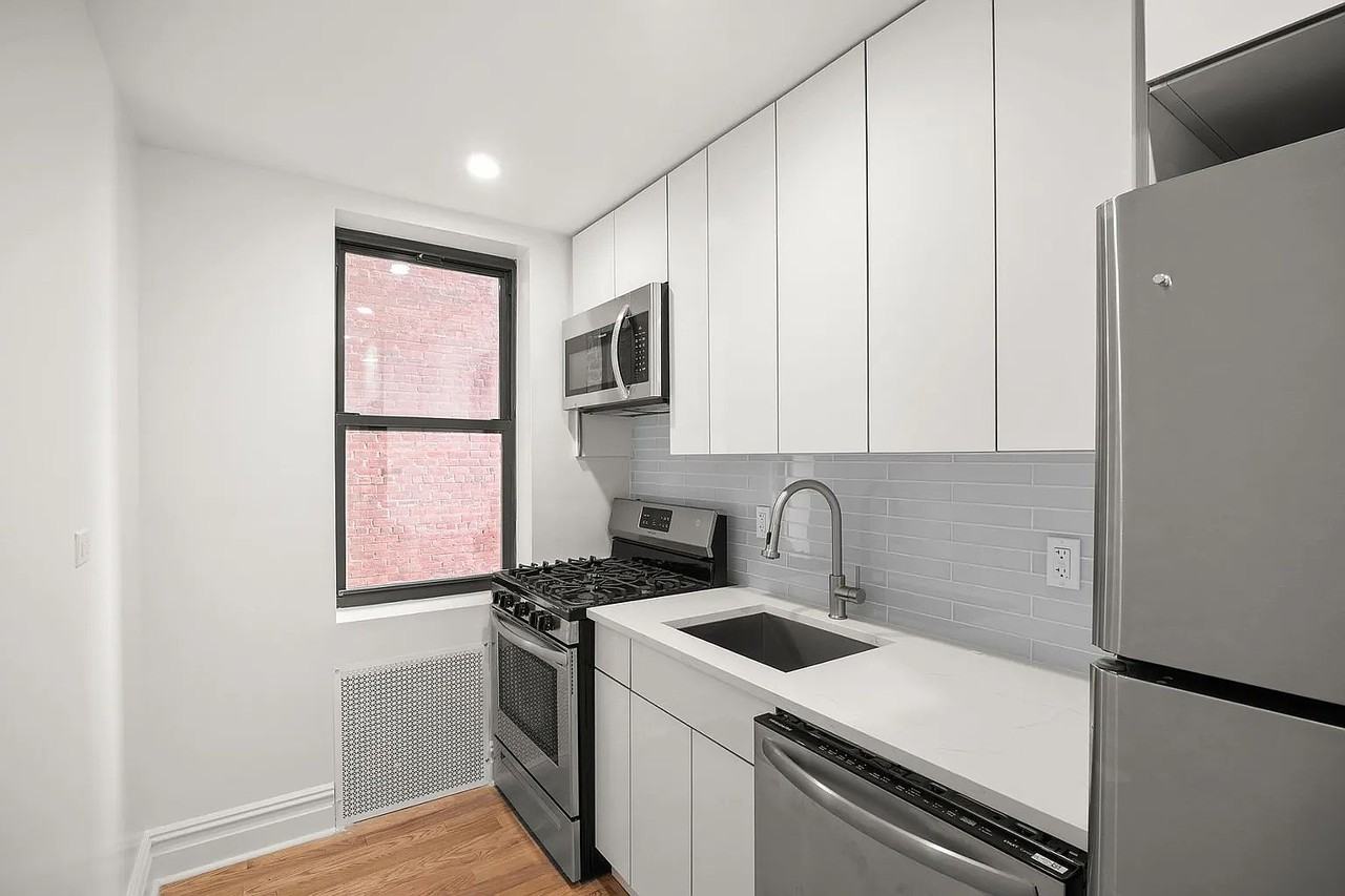 9725 64th Ave #D7 - Photo 4 of 7