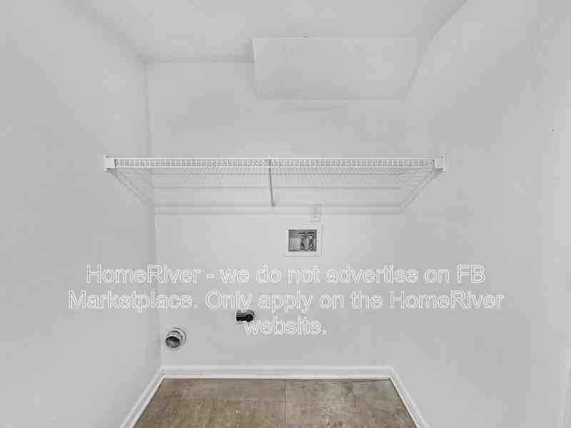 1381 Harrison Dr - Photo 5 of 21