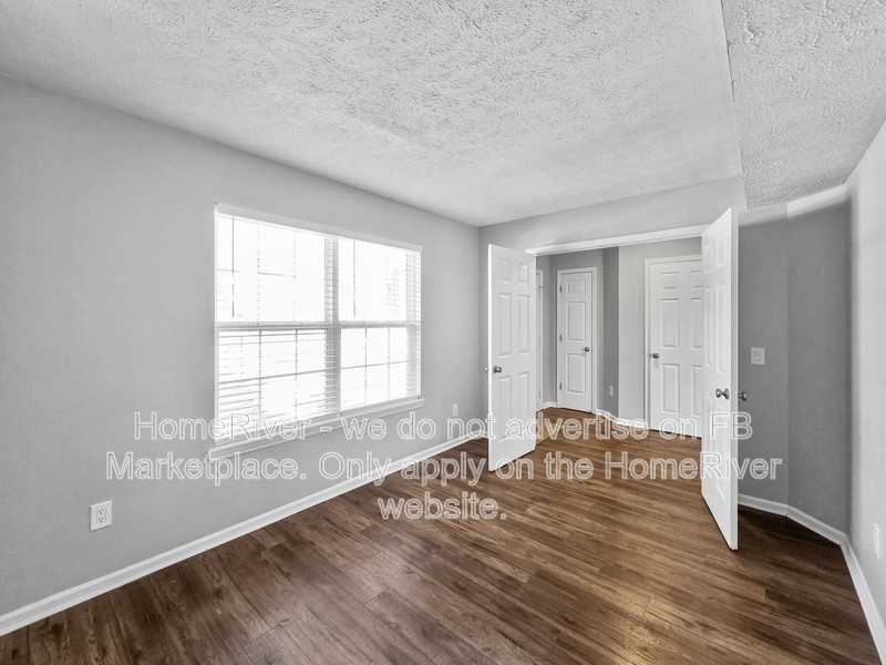 1381 Harrison Dr - Photo 6 of 21