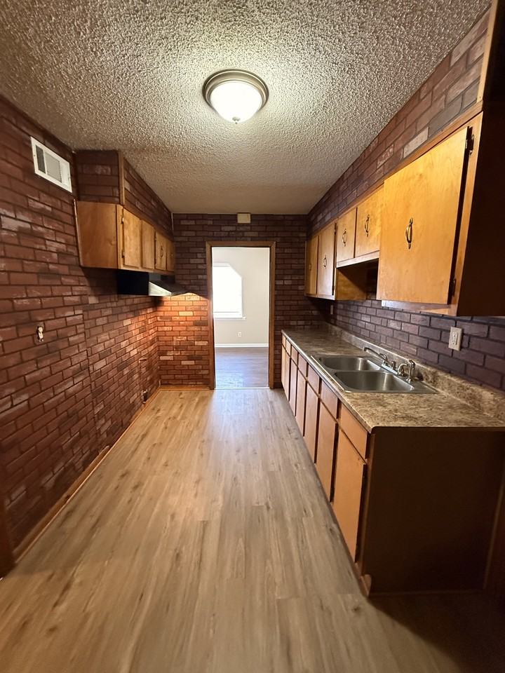4860 Leonard Rd - Photo 3 of 17