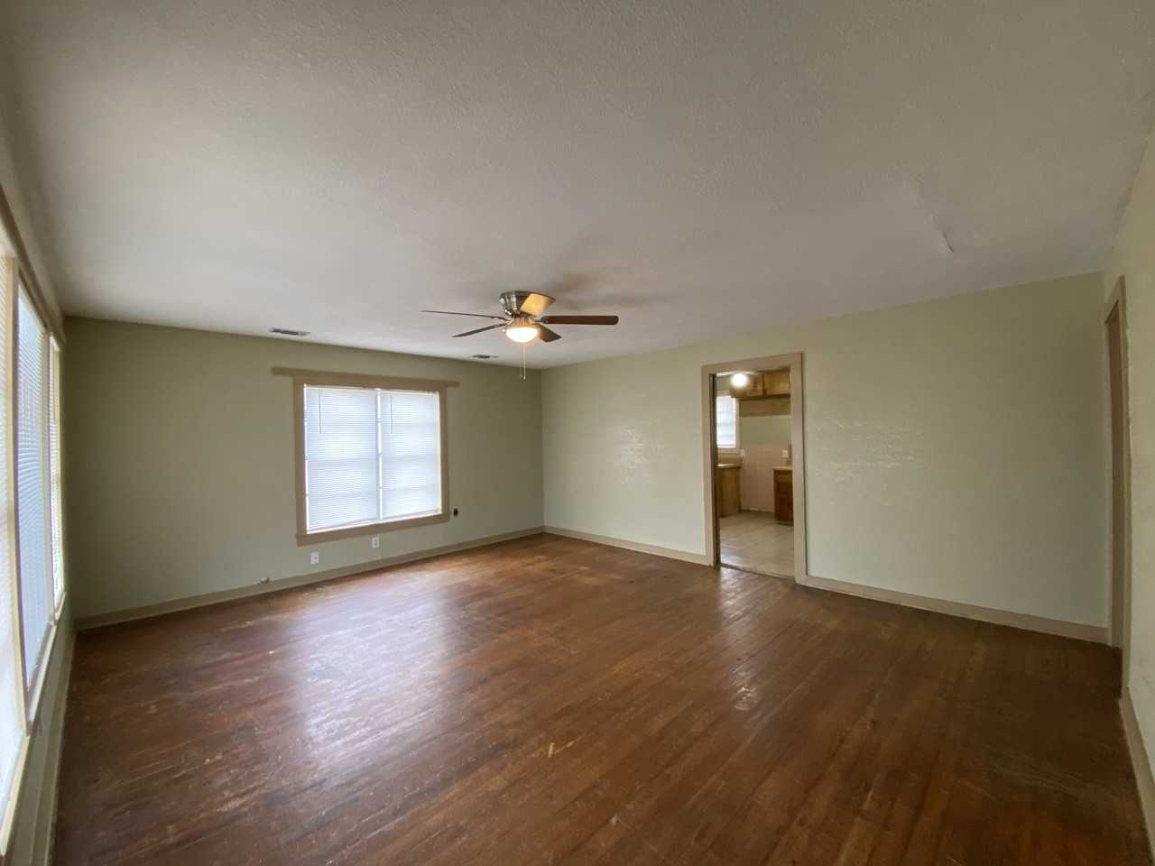 116 Tagert St - Photo 2 of 6
