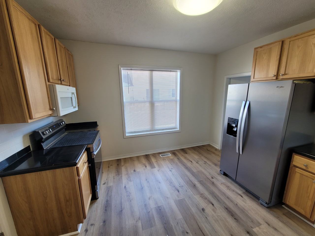 167 E 17th St - Photo 4 of 22