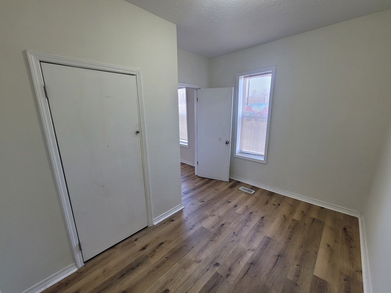 167 E 17th St - Photo 7 of 22