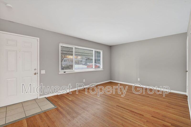 2365 Dove Dr - Photo 4 of 26