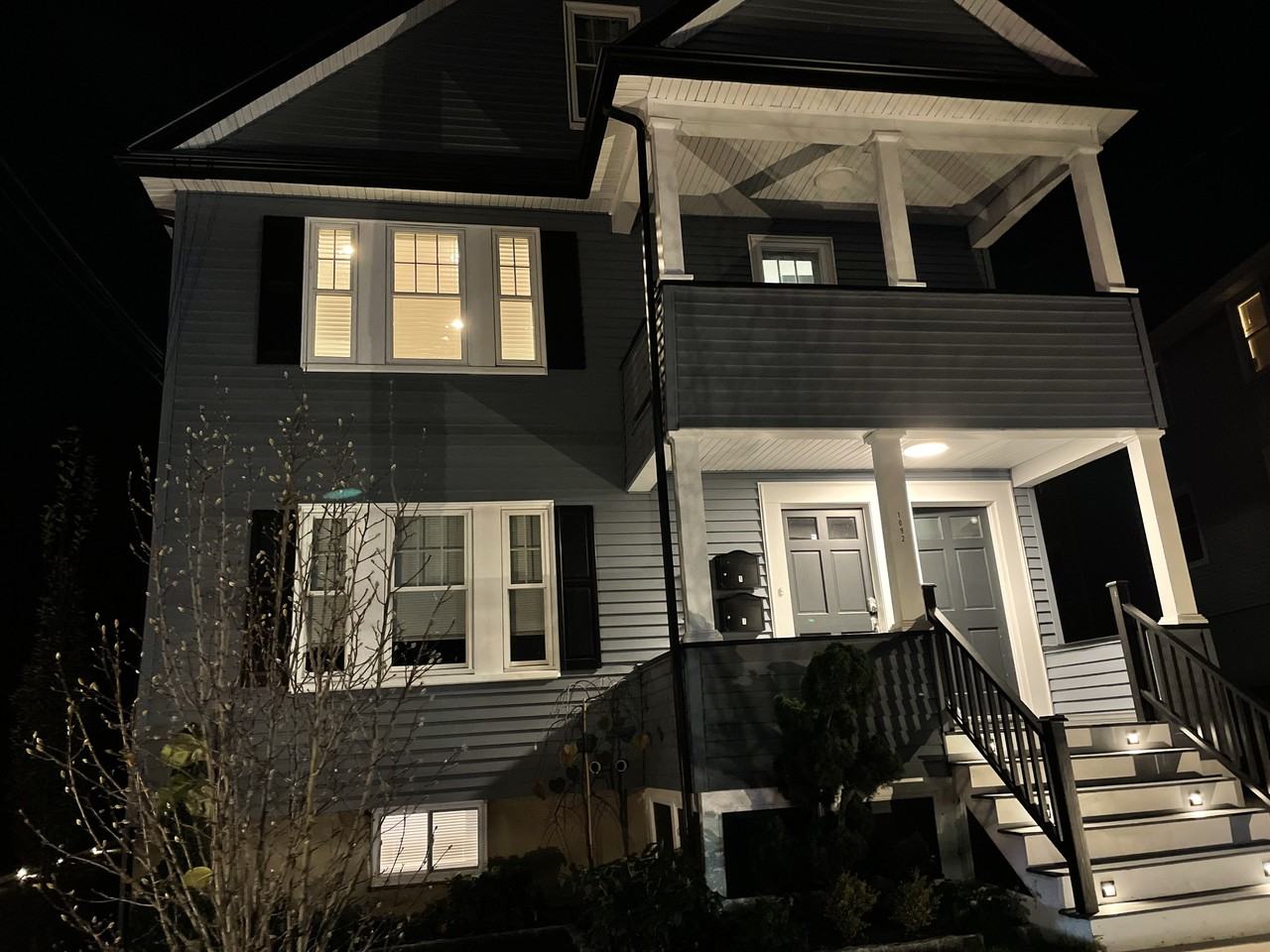 1092 Main St - Photo 2 of 11