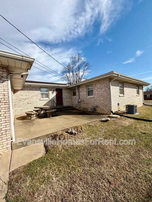 3600 Sweetser Ave - Photo 2 of 11