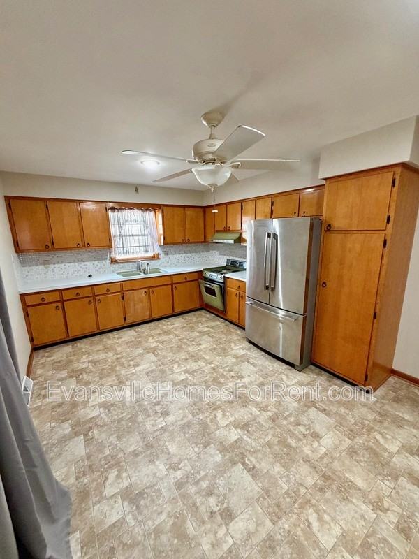 3600 Sweetser Ave - Photo 4 of 11