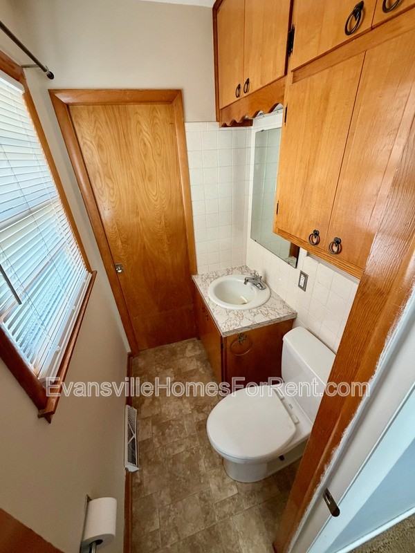 3600 Sweetser Ave - Photo 6 of 11