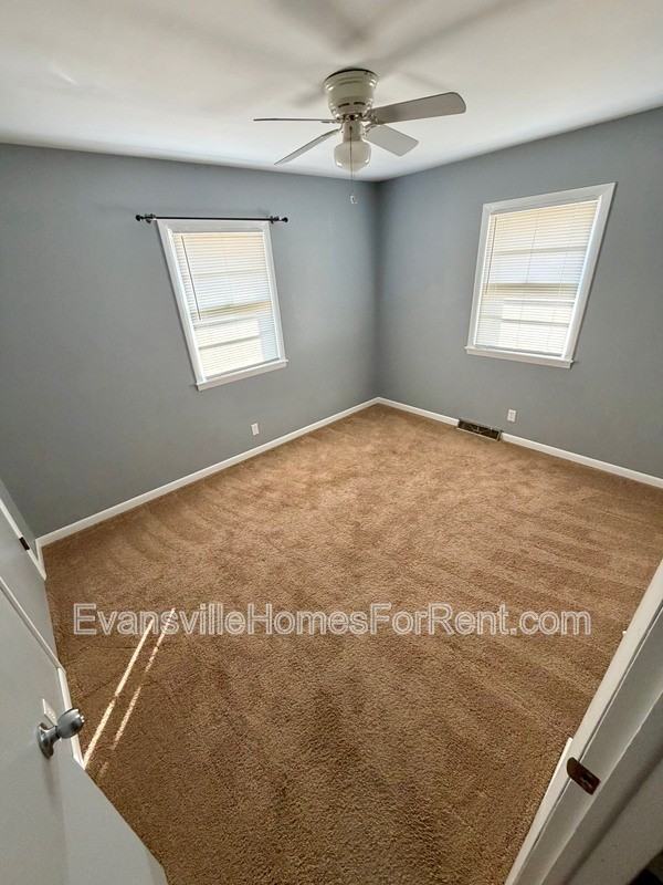 3600 Sweetser Ave - Photo 7 of 11