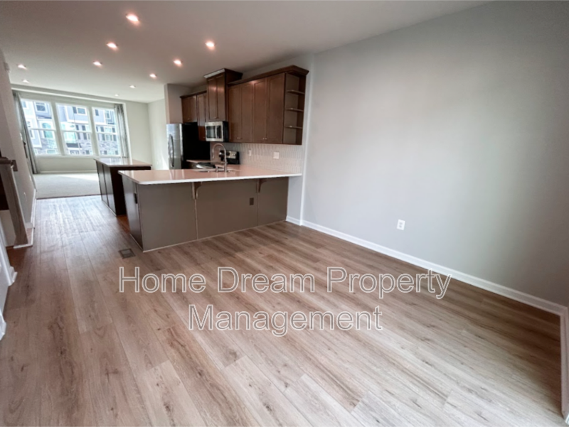 4537 Briarhaven Dr - Photo 4 of 28