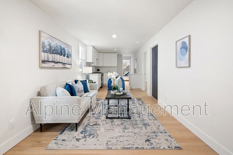 830A 47th St - Photo 3 of 17