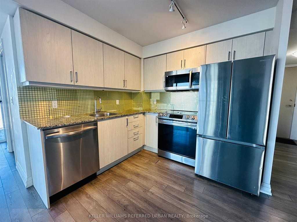 20 Meadowglen Place - Photo 7 of 16