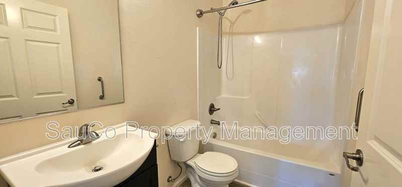 33763 E Columbia Ave - Photo 5 of 6