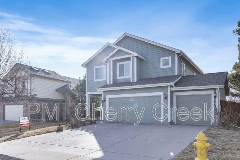 18899 E Whitaker Cir - Photo 3 of 39