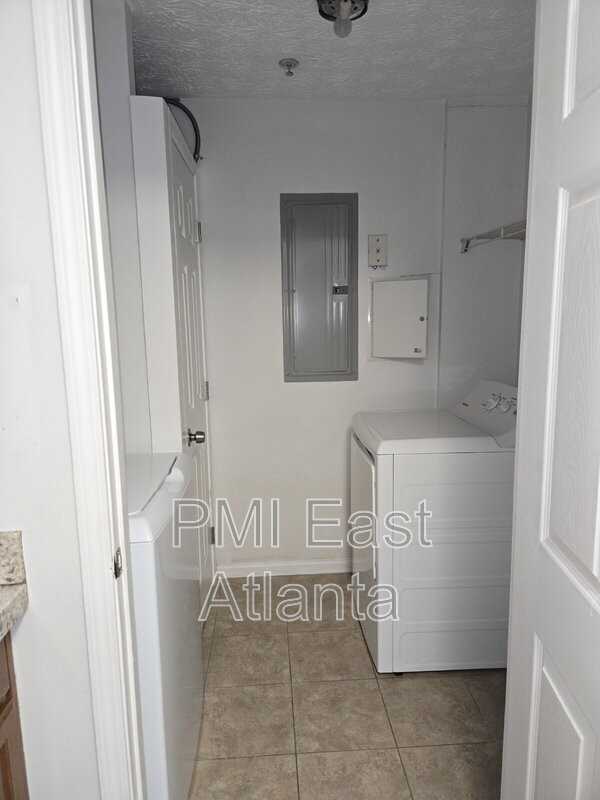 8104 Waldrop Pl - Photo 6 of 8