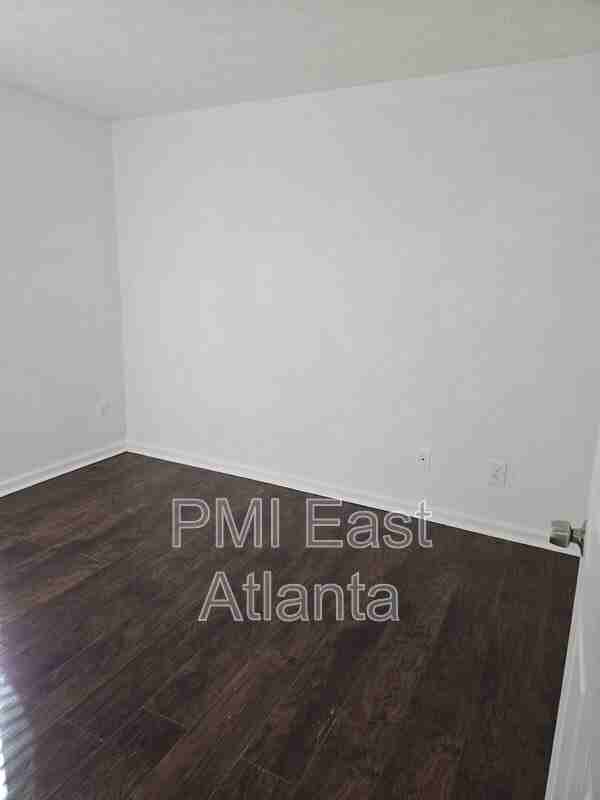 8104 Waldrop Pl - Photo 7 of 8