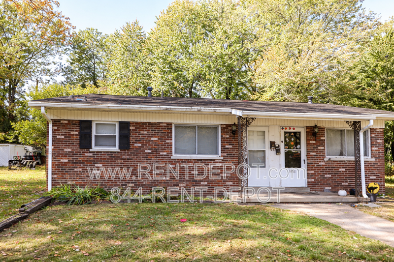 1213 S Lombard Ave - Photo 2 of 18