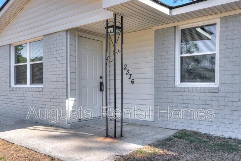 2336 Prague Ct - Photo 3 of 27