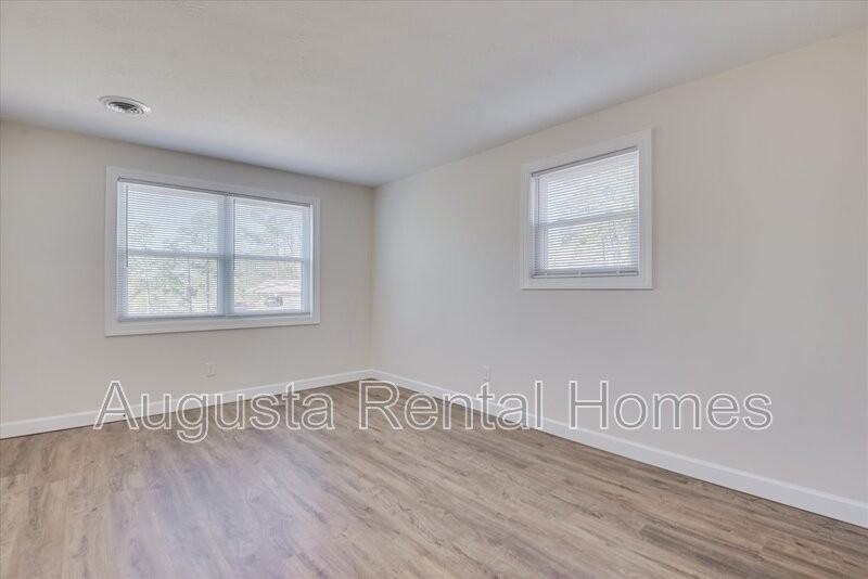 2336 Prague Ct - Photo 5 of 27