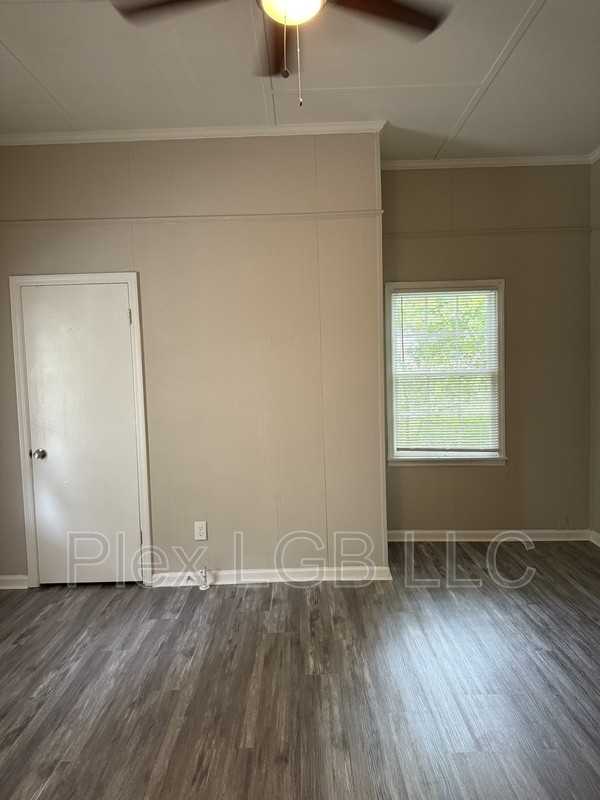 123 Jarboe St - Photo 4 of 8