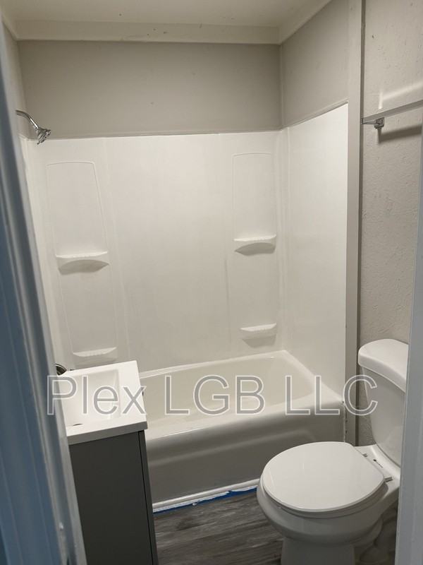 106 Oak Ln - Photo 2 of 9