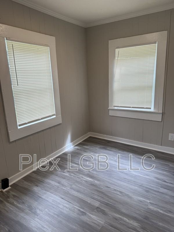 106 Oak Ln - Photo 3 of 9