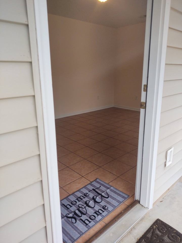 247 Hereford Circle #B - Photo 3 of 28