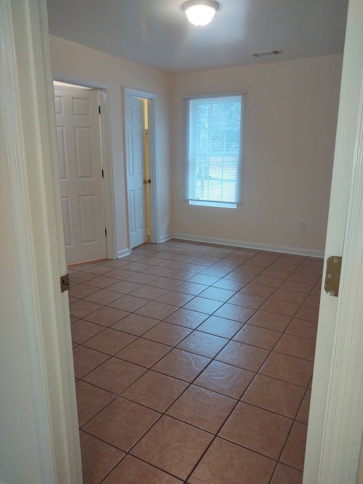 247 Hereford Circle #B - Photo 6 of 28