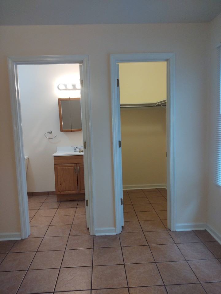 247 Hereford Circle #B - Photo 7 of 28