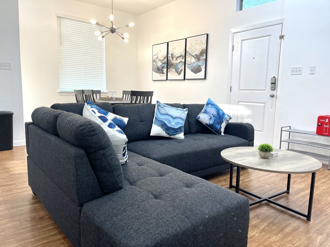 1515 W Houston Avenue - Photo 5 of 14