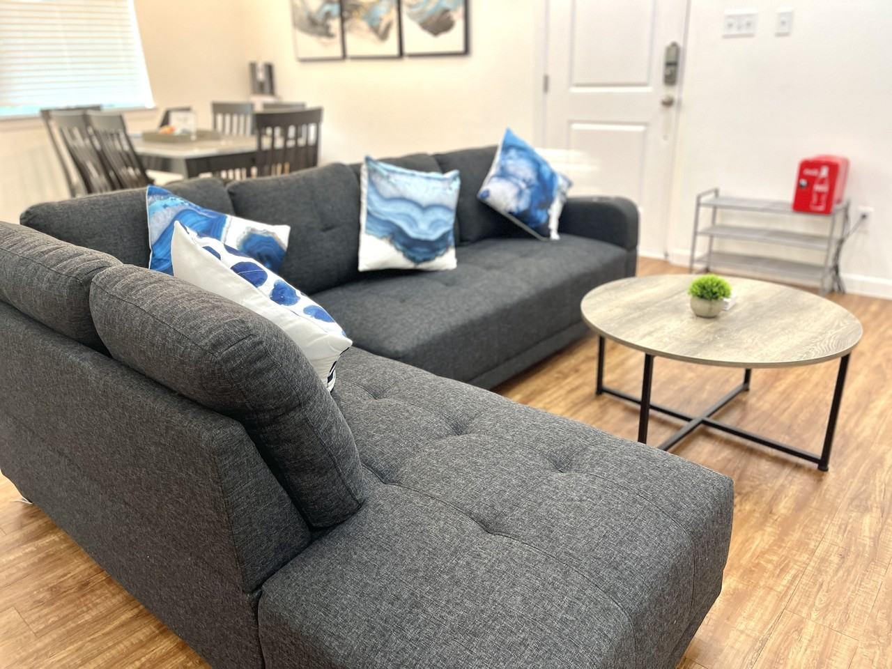 1515 W Houston Avenue - Photo 6 of 14