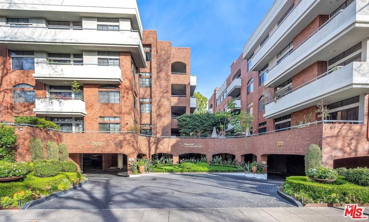 200 N Swall Dr Unit 551 #551