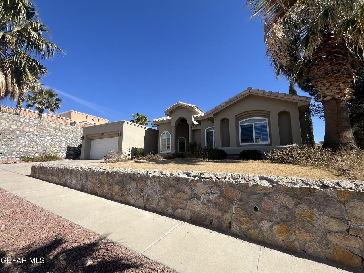 1424 Cloud Ridge Dr - Photo 2 of 20