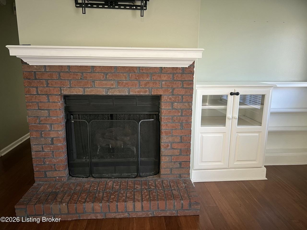 154 Woodfield Cir - Photo 4 of 14