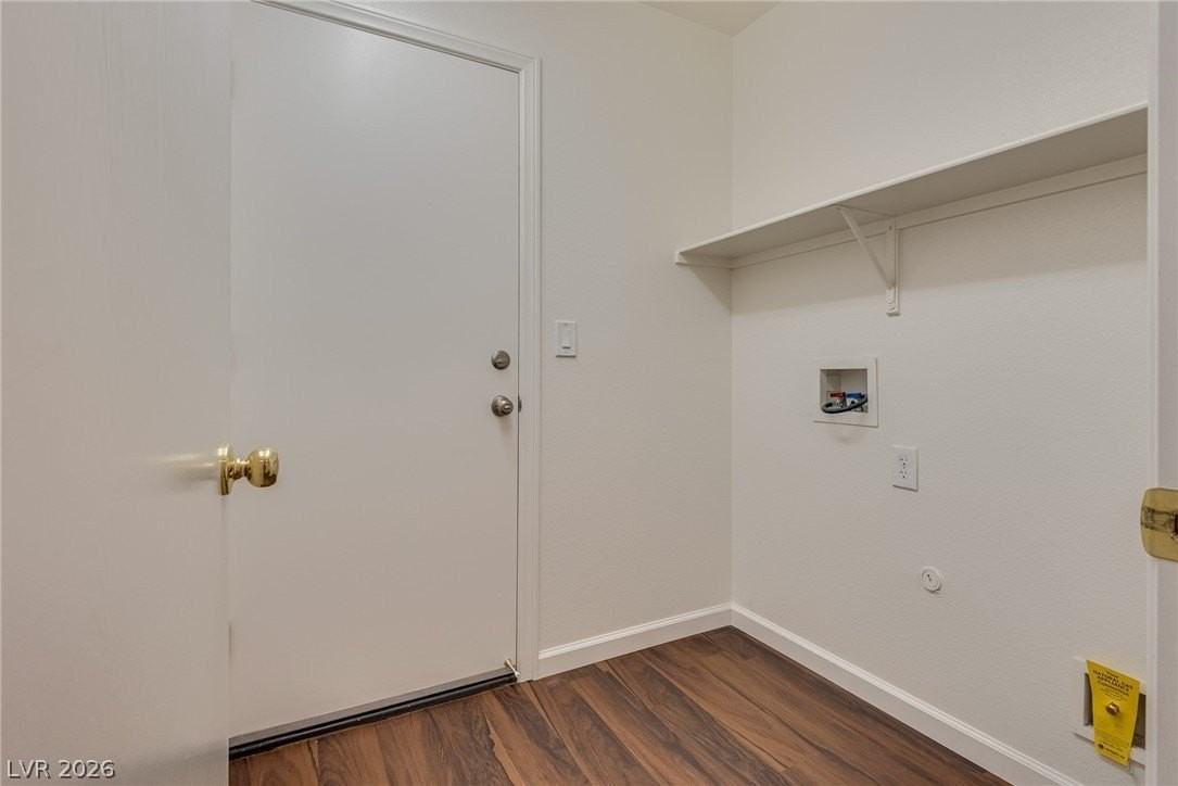 4033 Baxter Peak St - Photo 7 of 14