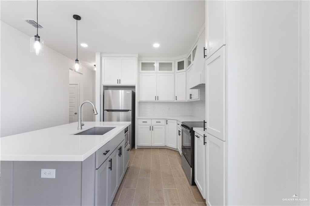 2112 E San Andrea St Apt 3 #3 - Photo 4 of 13