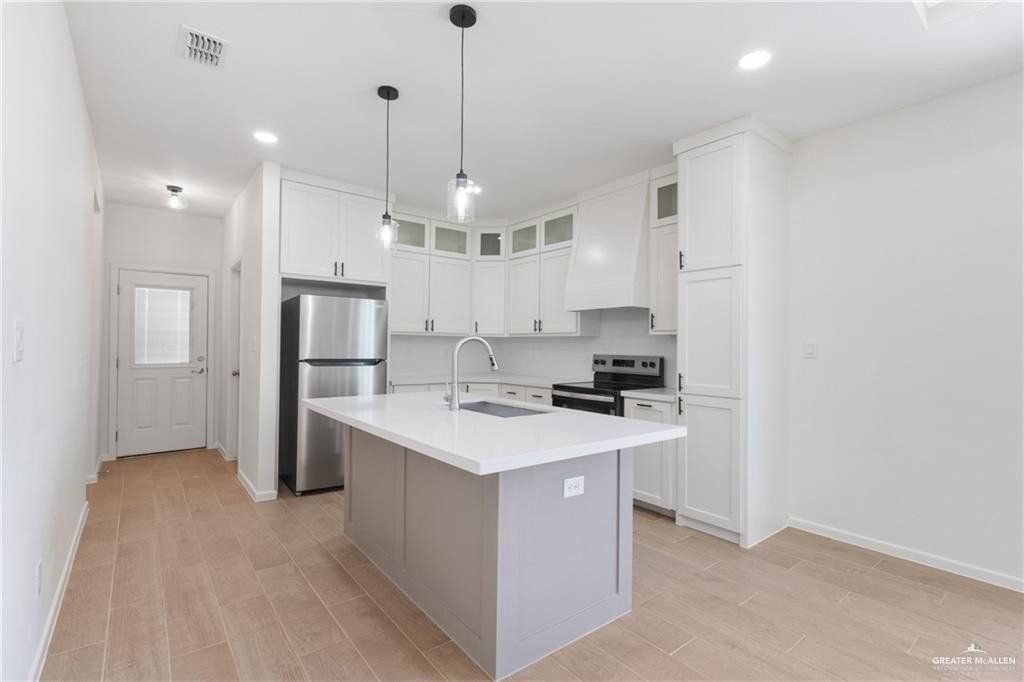 2112 E San Andrea St Apt 3 #3 - Photo 5 of 13