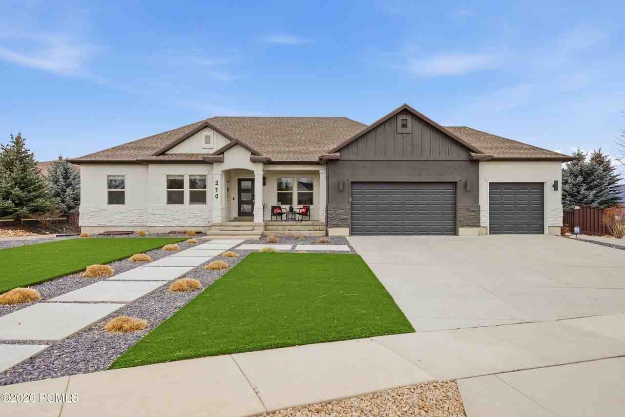 210 E Huckleberry Ln - Photo 2 of 50