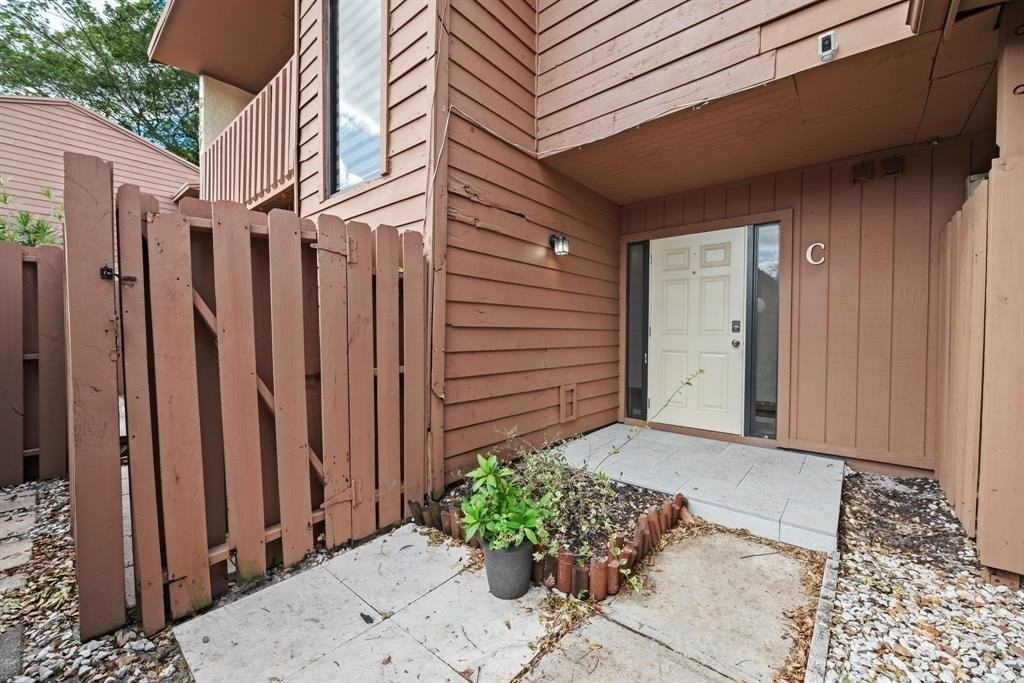 6187 Laurel Ln - Photo 2 of 26