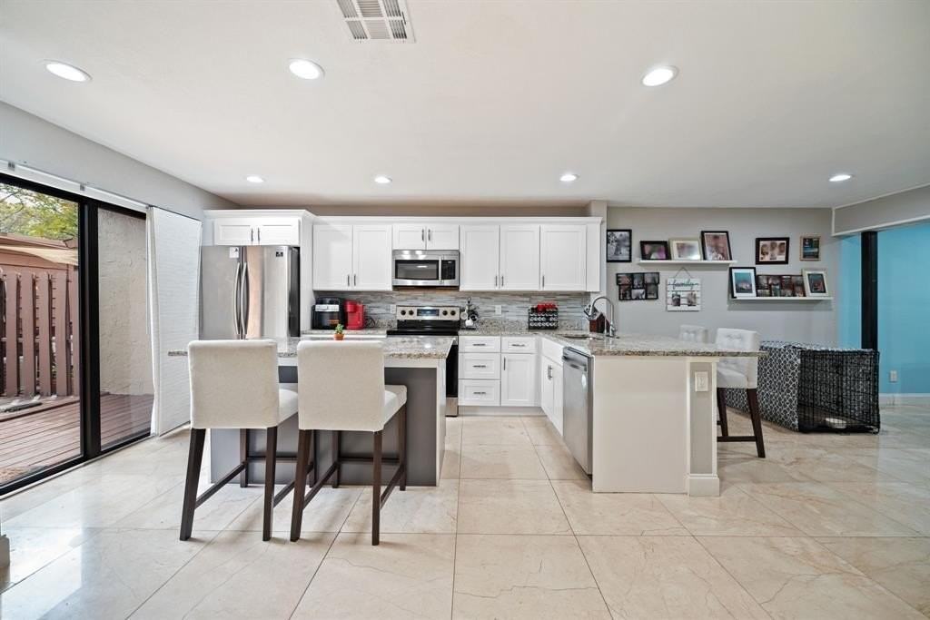 6187 Laurel Ln - Photo 5 of 26