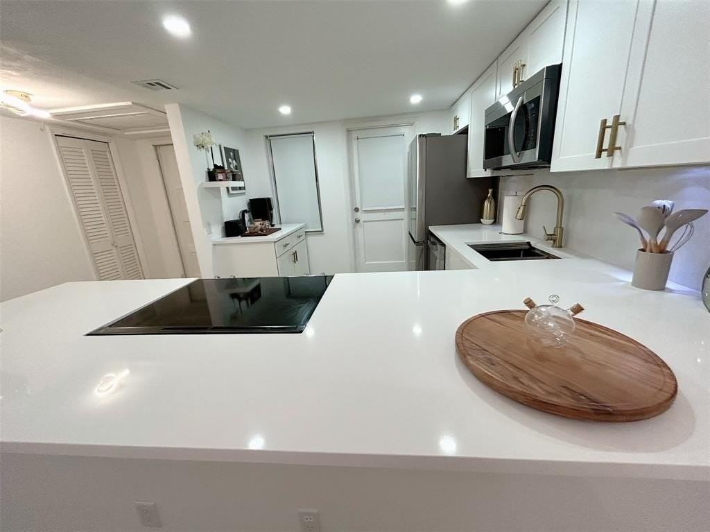 3000 N Palm Aire Dr #103 - Photo 2 of 23