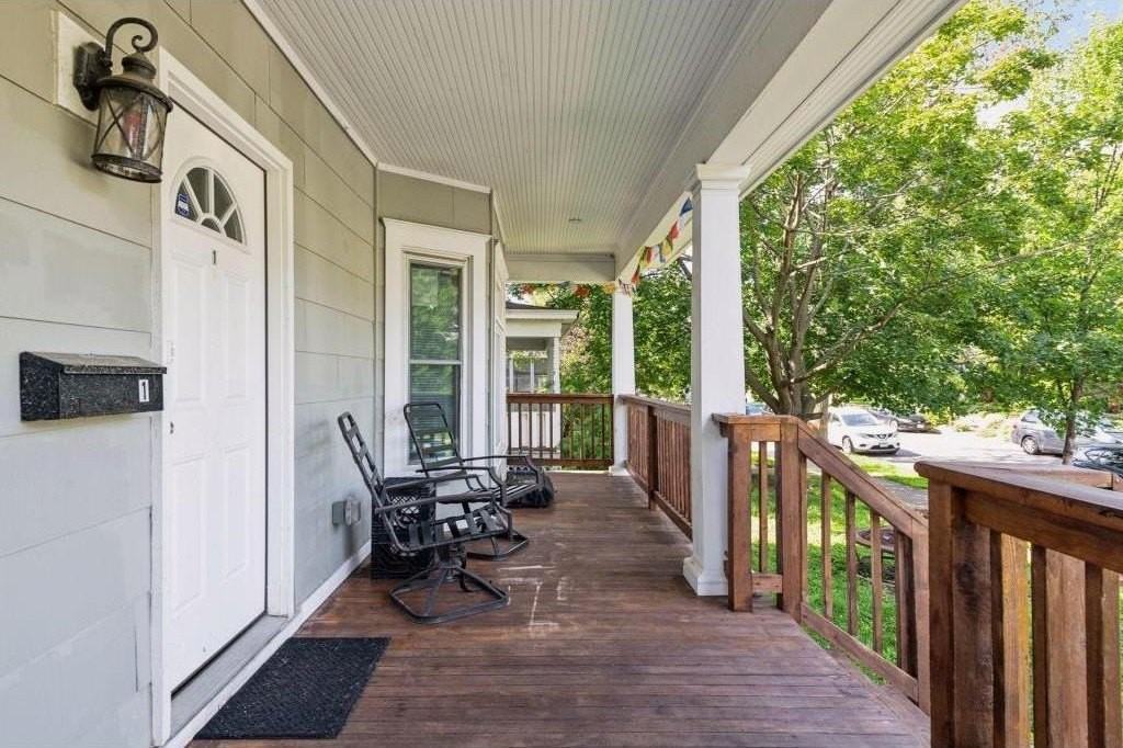 3023 Dupont Ave S #1 - Photo 4 of 31